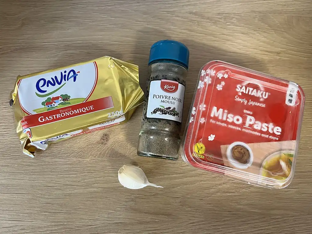 Opgeklopte miso boter ingrediënten