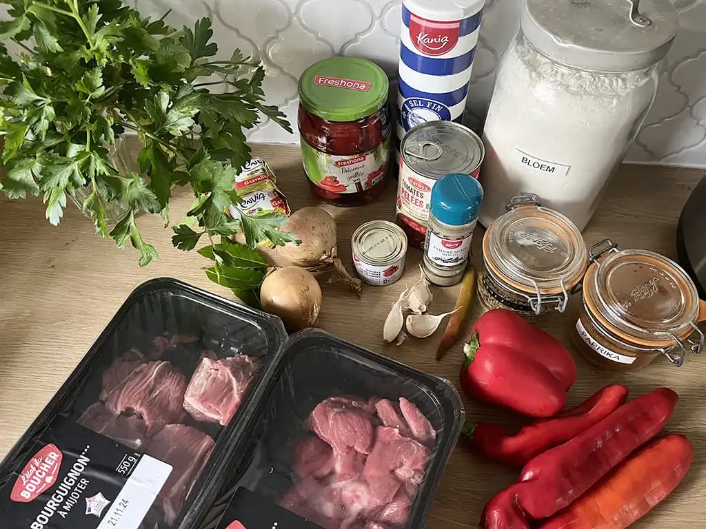 Goulash met rundvlees ingrediënten