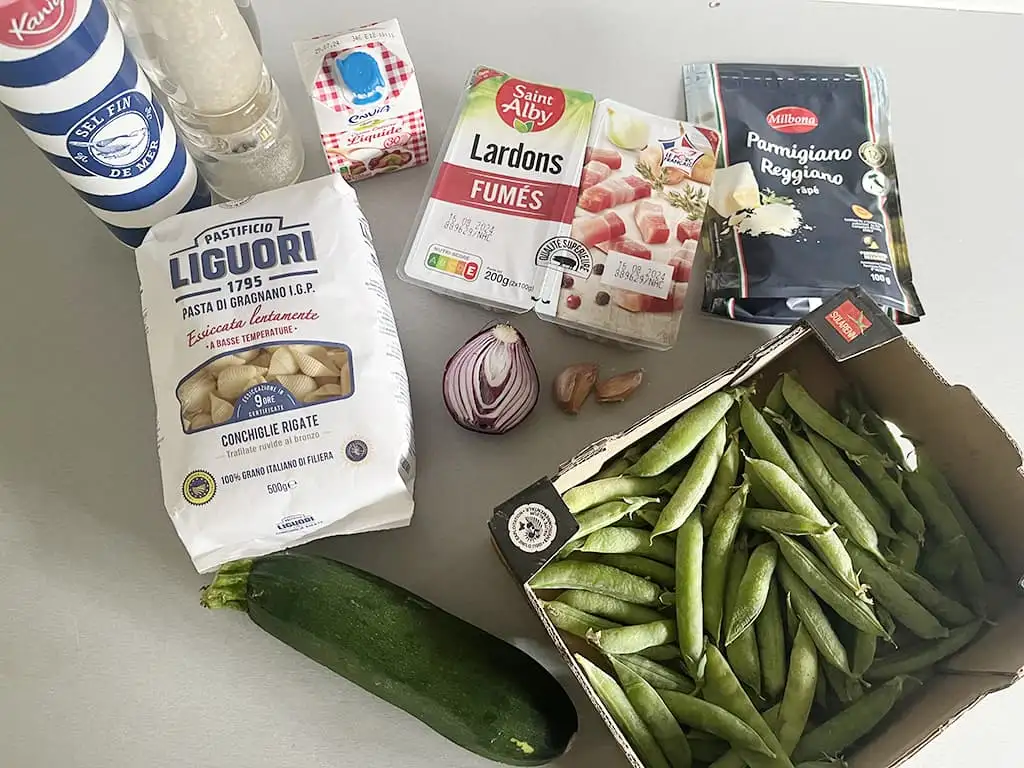Romige pasta met doperwten ingrediënten