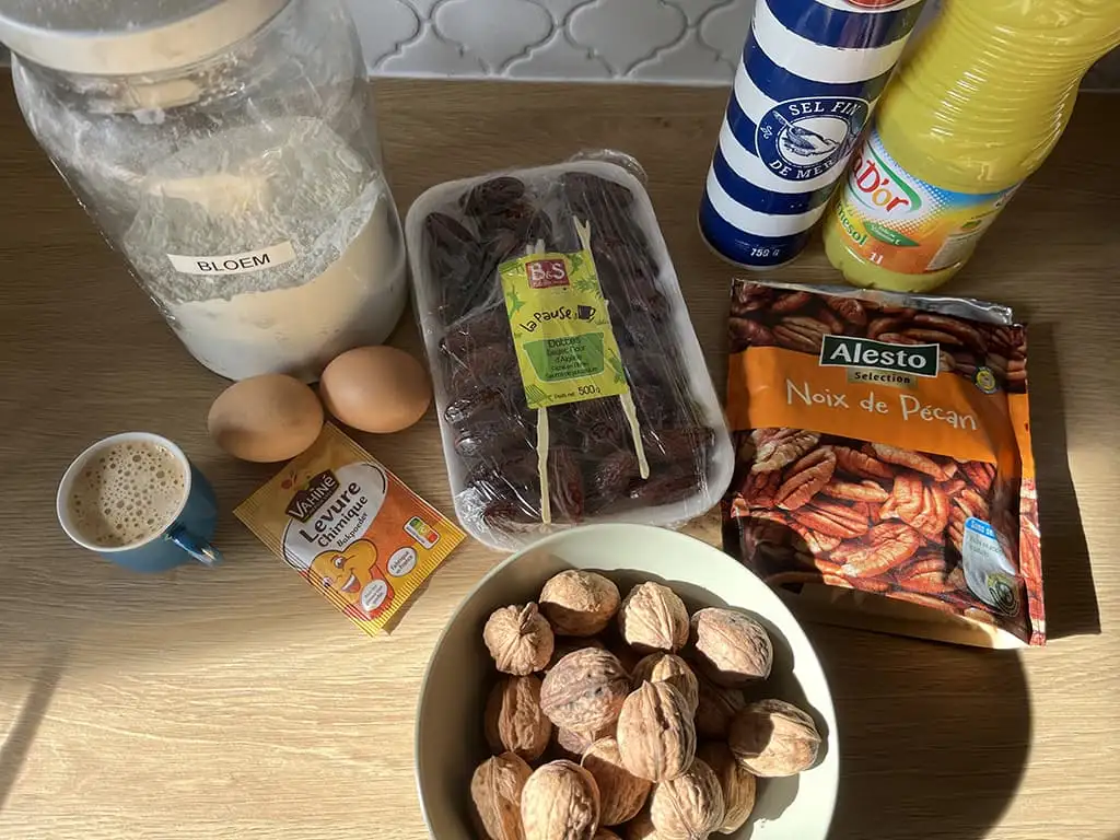Dadelcake met walnoten ingrediënten