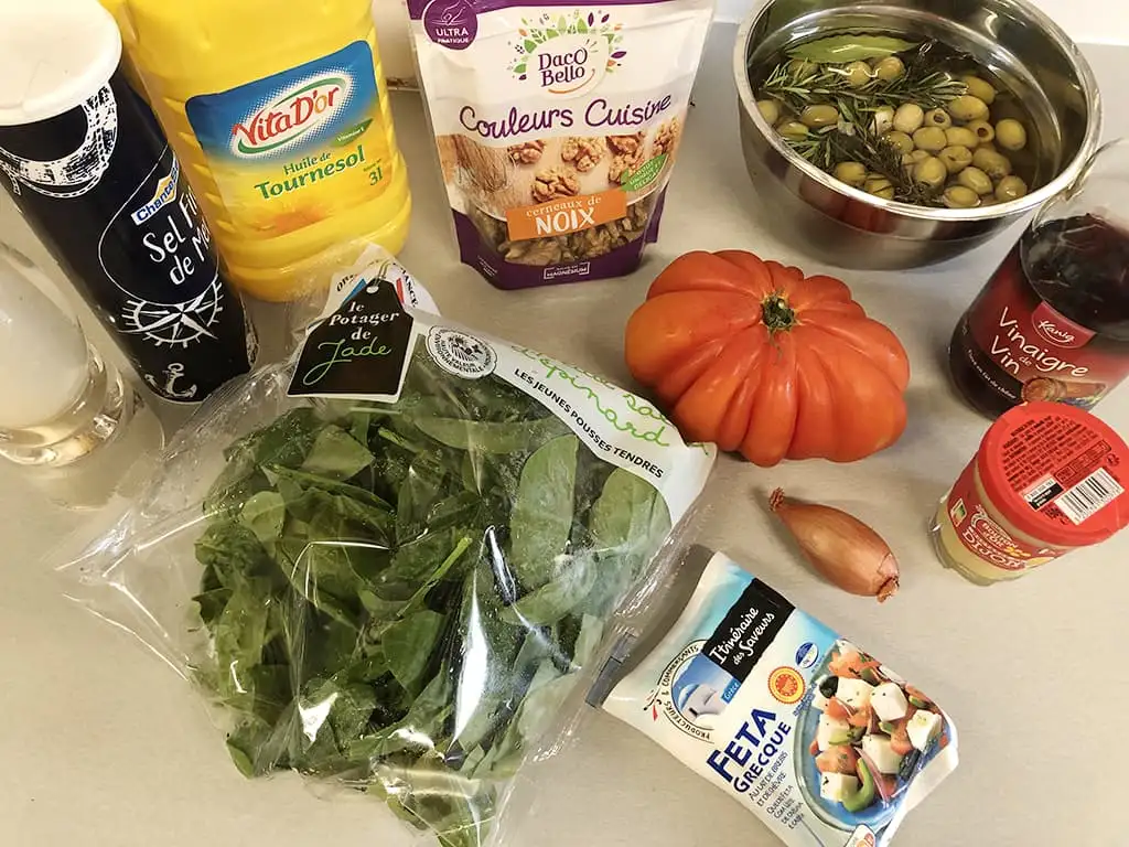 Spinaziesalade met tomaat ingrediënten