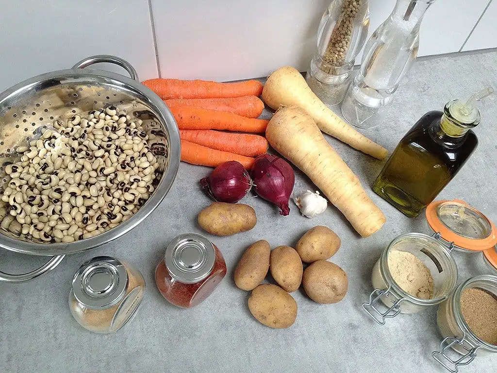 Vegetarische zwarte bonen stoofpot ingrediënten