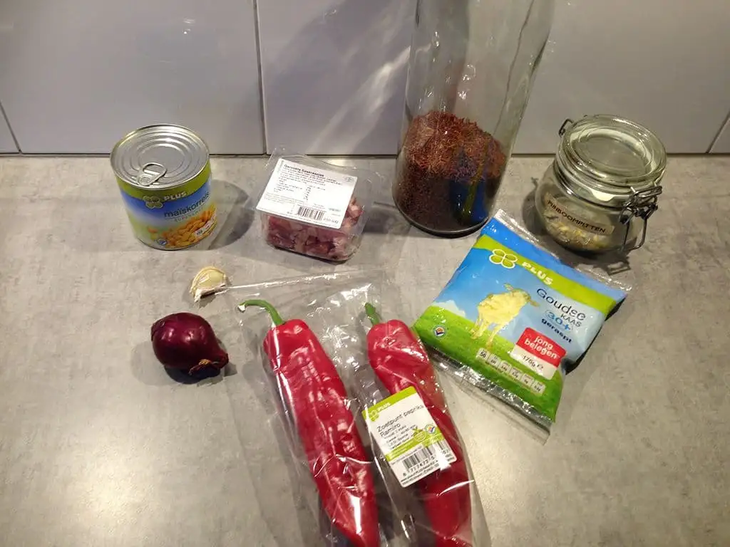 Gevulde puntpaprika's met rode rijst en spekjes ingrediënten