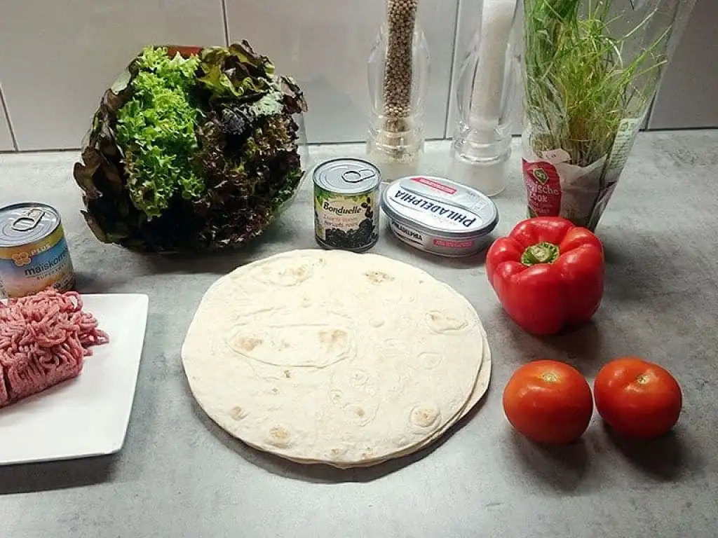 Ontbijt burrito met gehakt ingrediënten