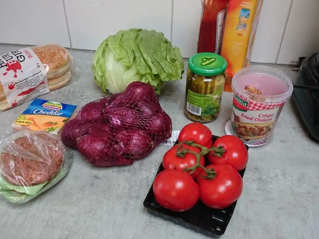 Klassieke cheeseburger ingrediënten