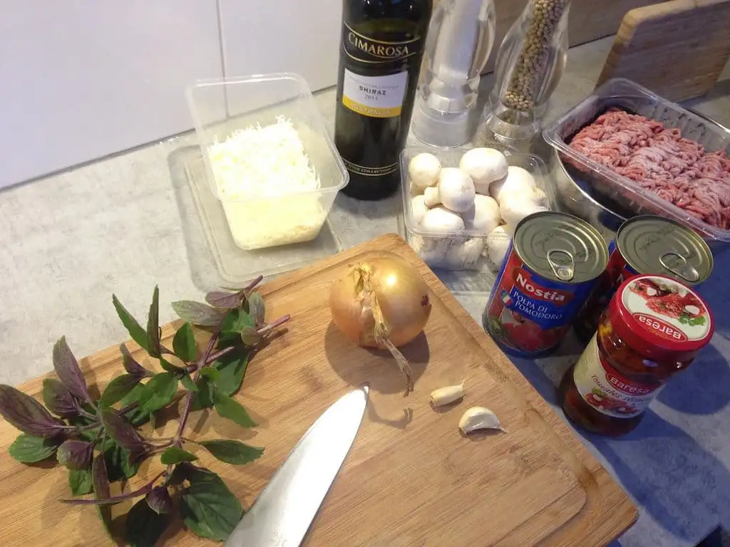 Pasta penne met bolognesesaus ingrediënten