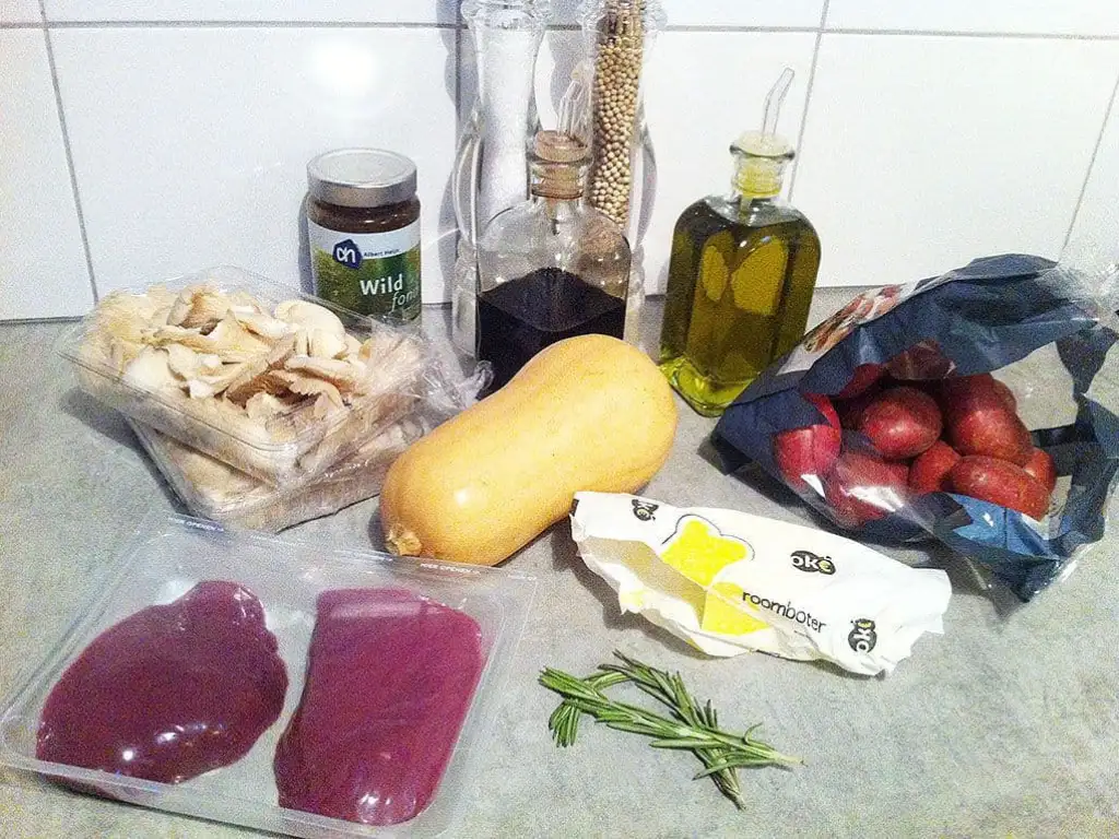 Hertenbiefstuk met roseval aardappel en pompoen ingrediënten