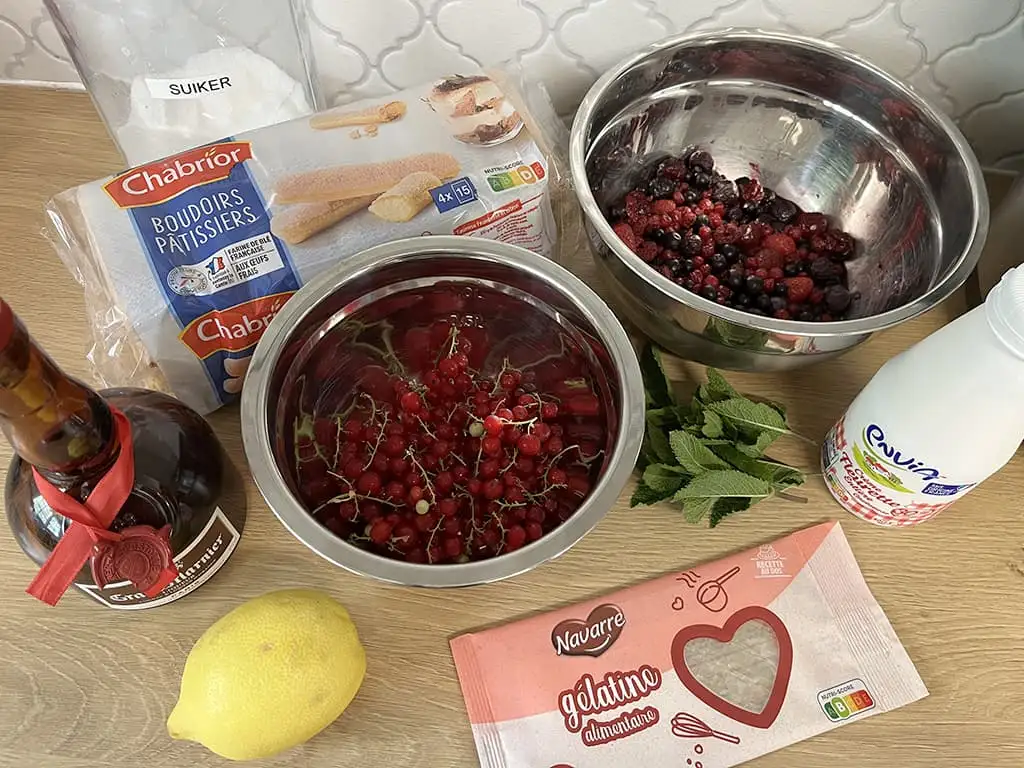Charlotte Russe met rood fruit ingrediënten
