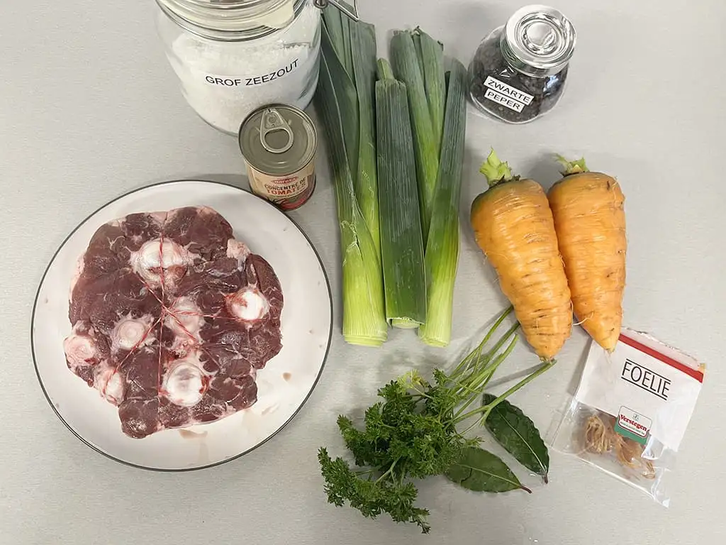 Heldere ossenstaartsoep ingrediënten