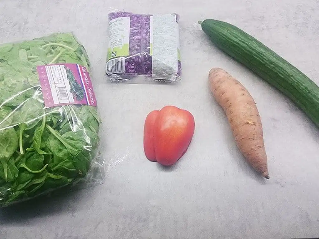 Gebakken zoete aardappelsalade met hummus ingrediënten