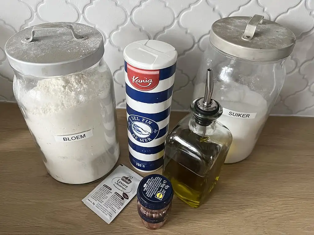 Focaccia met ansjovis ingrediënten