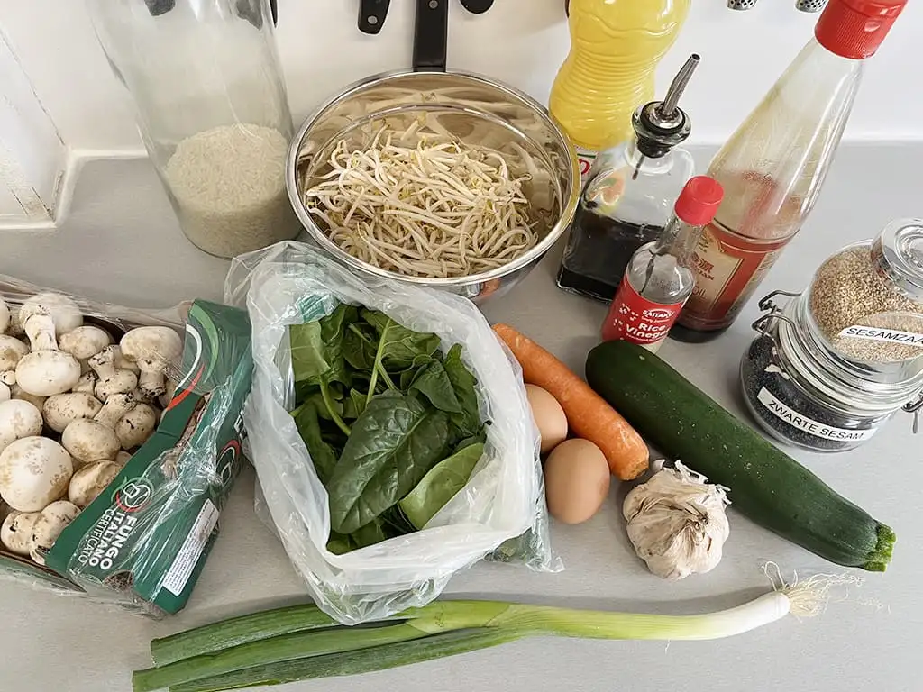 Vegetarische bibimbap ingrediënten