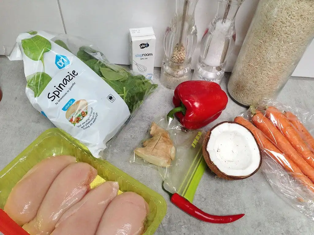 Kip in romige kokos rijst ingrediënten