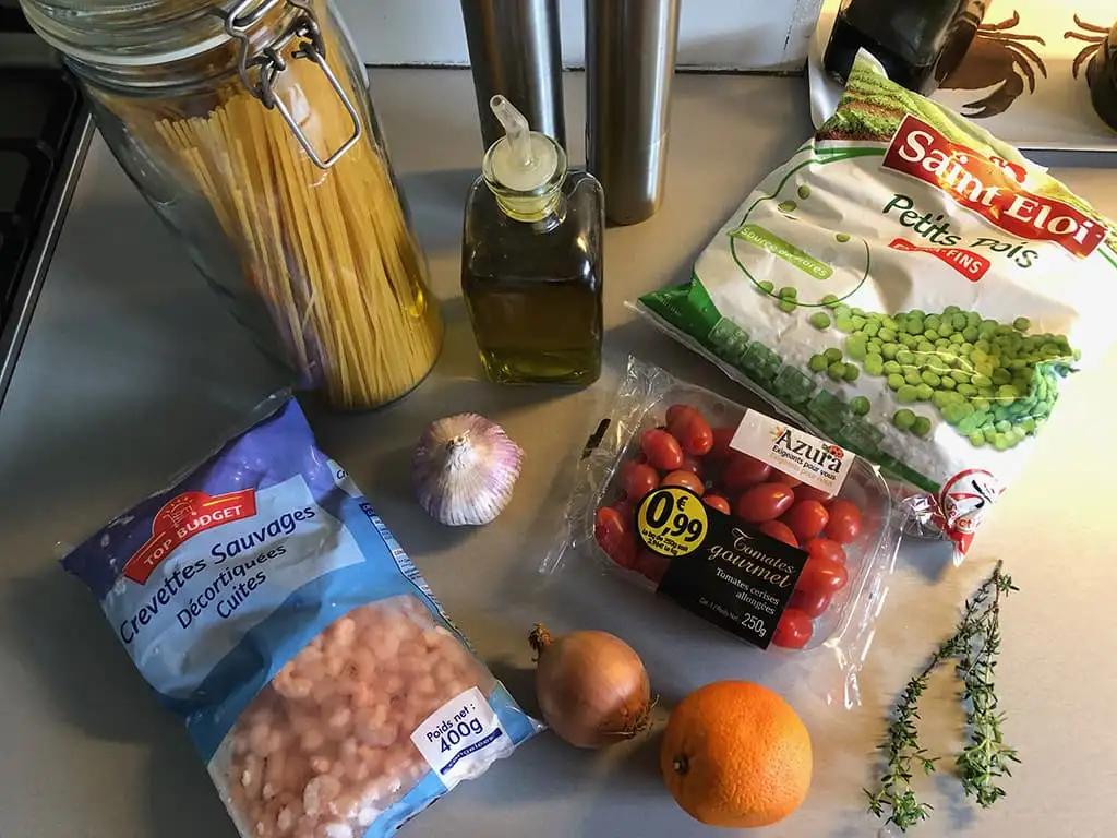 Spaghetti met garnalen en erwten ingrediënten