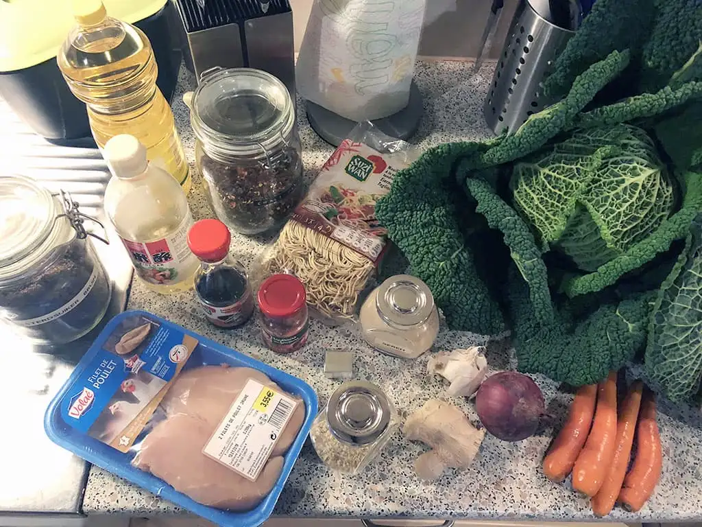 Gewokte savooiekool met kip ingrediënten