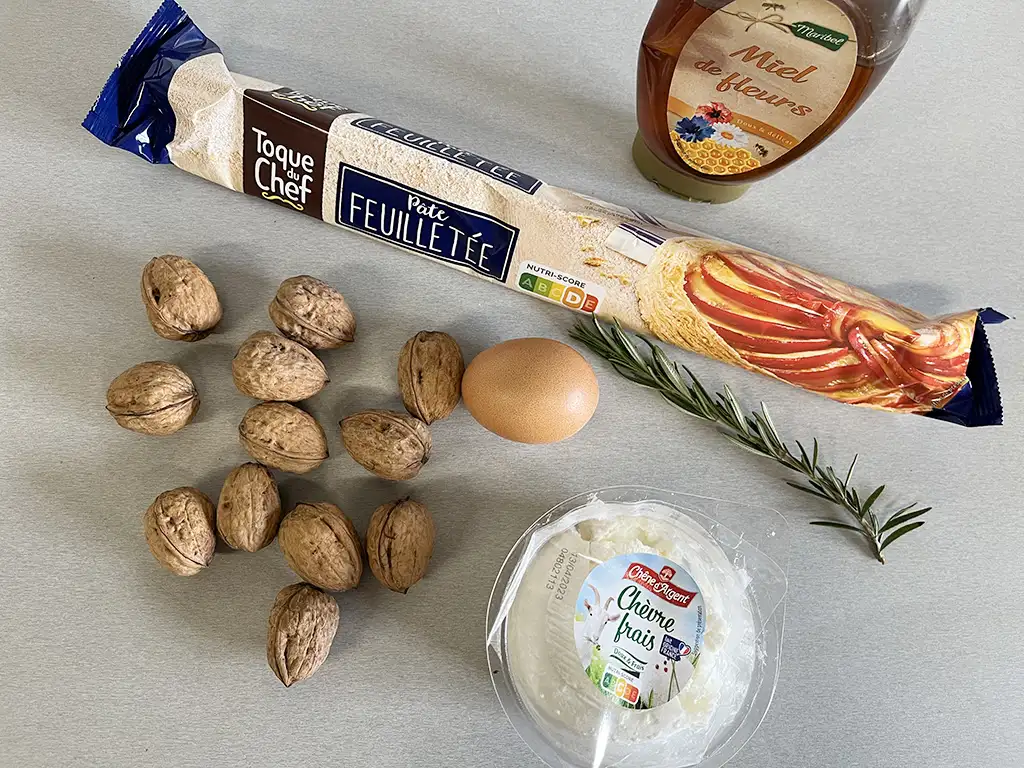 Bladerdeeghapjes met geitenkaas ingrediënten