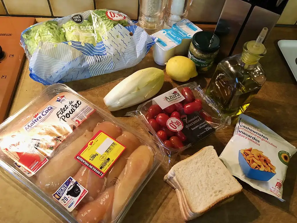 Maaltijdsalade met kip en pesto-yoghurt dressing ingrediënten