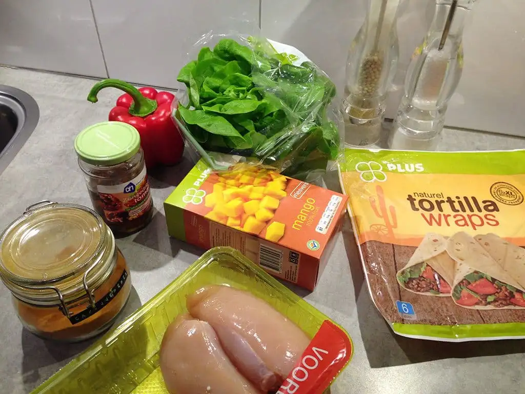 Tortilla met kip en mango ingrediënten