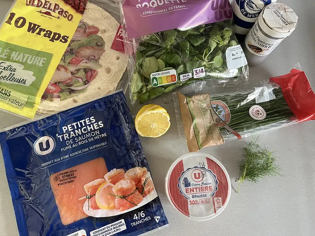 Wraprolletjes met zalm ingrediënten