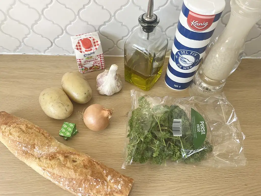 Peterseliesoep met croutons ingrediënten
