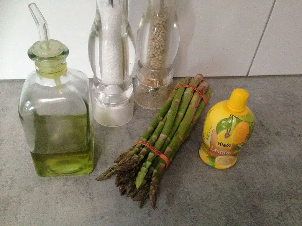 Gegrilde groene asperges ingrediënten
