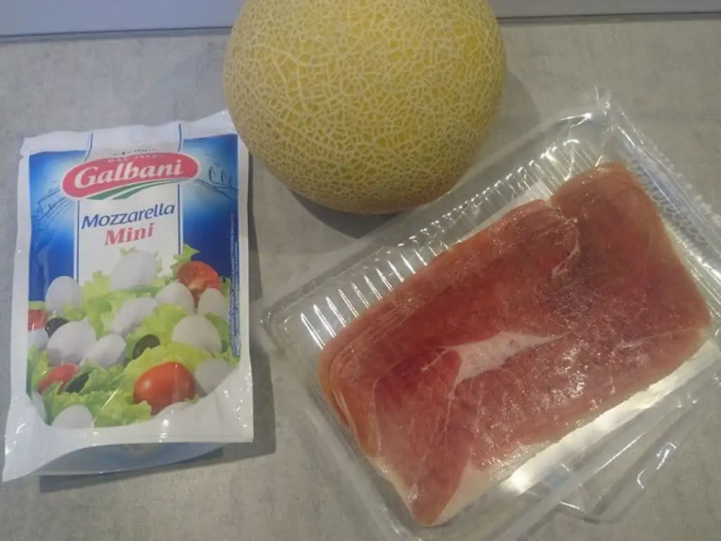 Tapasspiesjes met meloen, mozzarella en ham ingrediënten