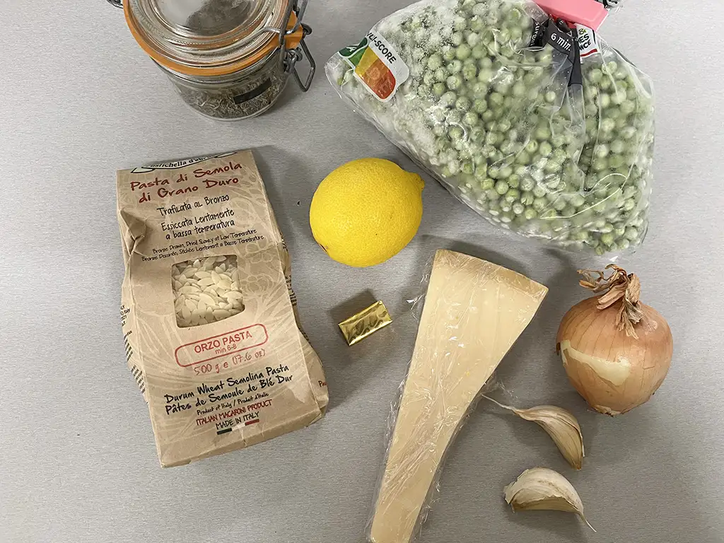 Orzo risotto met erwtjes ingrediënten