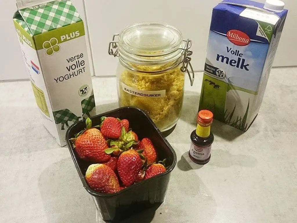 Simpele aardbeien smoothie ingrediënten