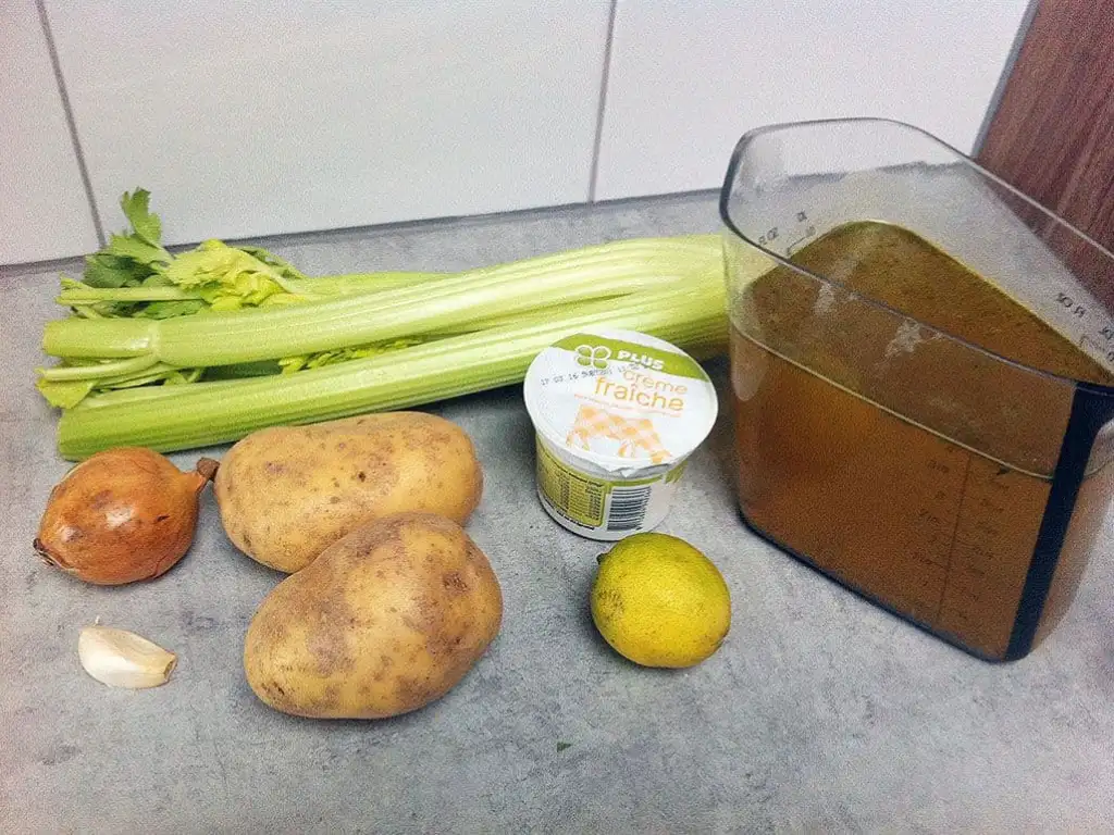 Selderij en aardappel soep ingrediënten