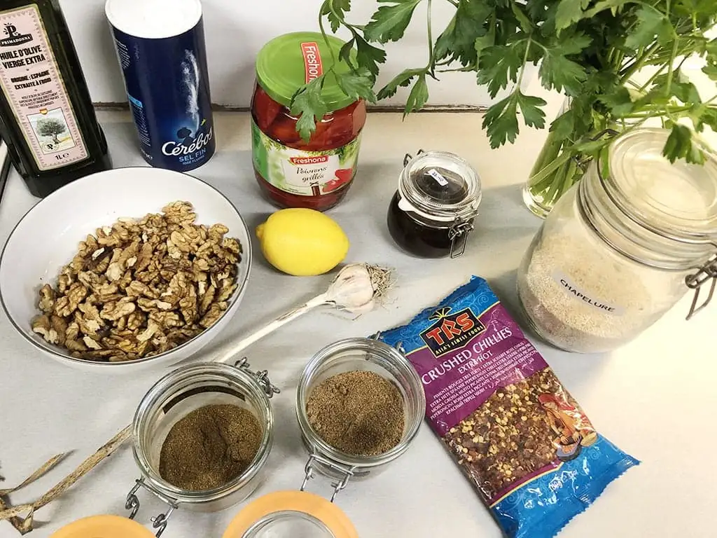 Muhammara - walnoot-paprika dip ingrediënten