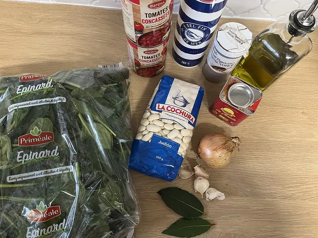 Spaanse bonen met spinazie en tomaat ingrediënten