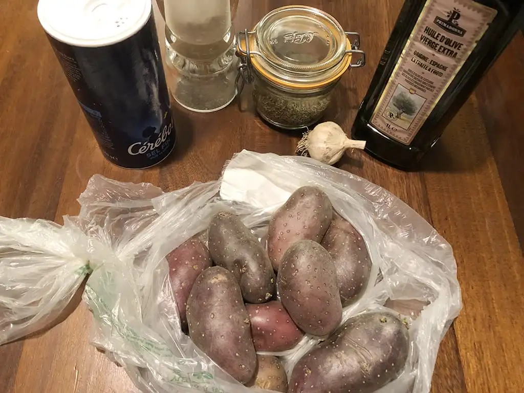 Geroosterde Roseval aardappelen met knoflook ingrediënten