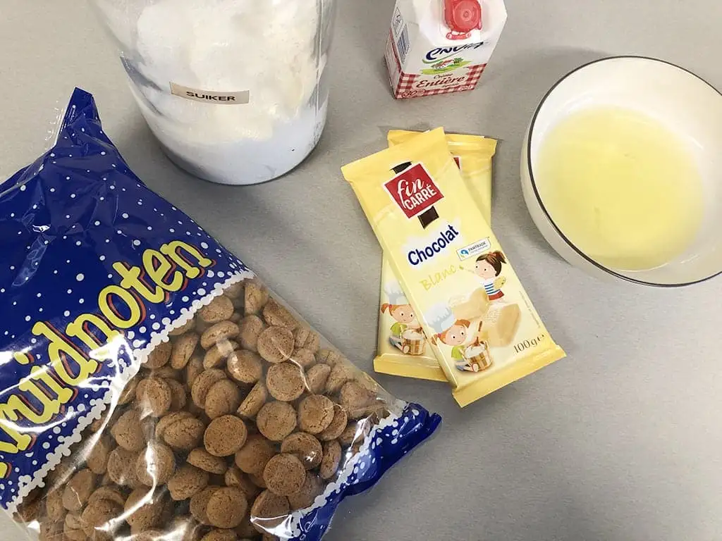 Witte chocolademousse met pepernoten ingrediënten