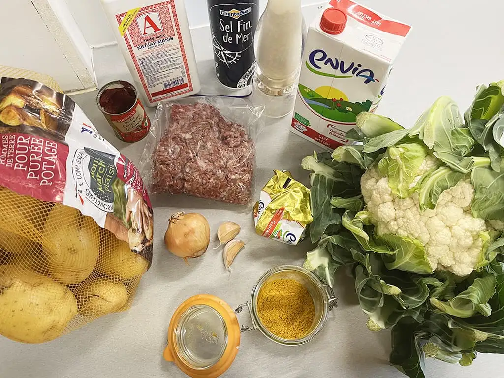 Bloemkoolschotel met gehakt ingrediënten