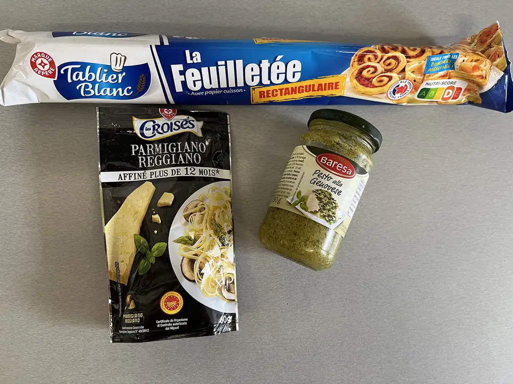 Bladerdeeg met pesto ingrediënten