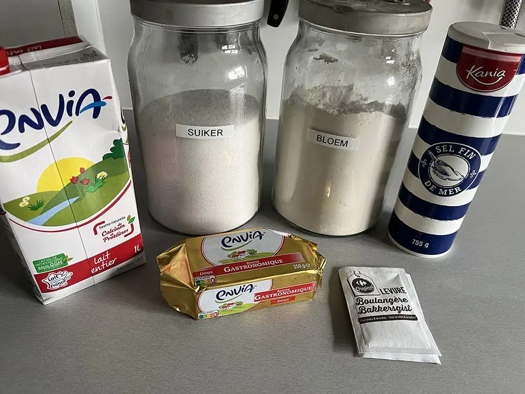 Zachte broodjes bakken ingrediënten