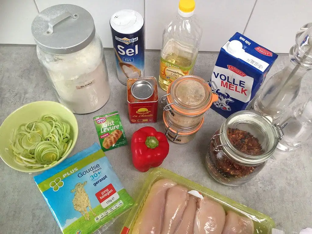 Brood mhancha met kip ingrediënten