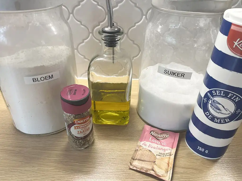 Man'Ouche: Libanees platbrood ingrediënten