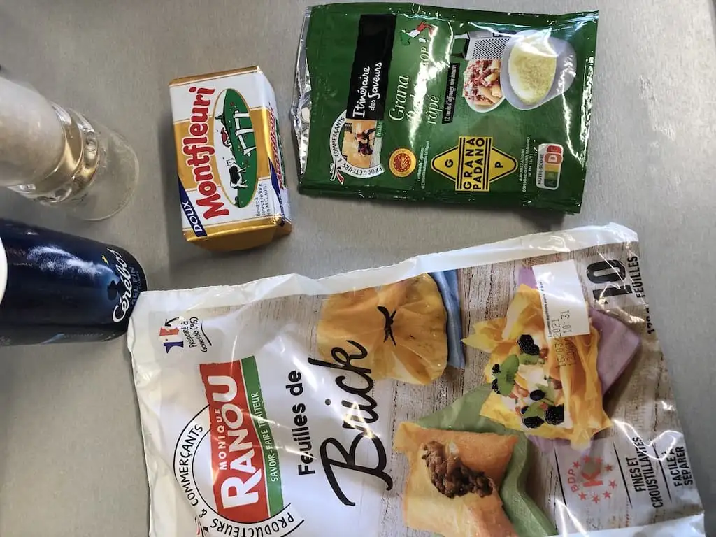 Krokante kaasrolletjes ingrediënten