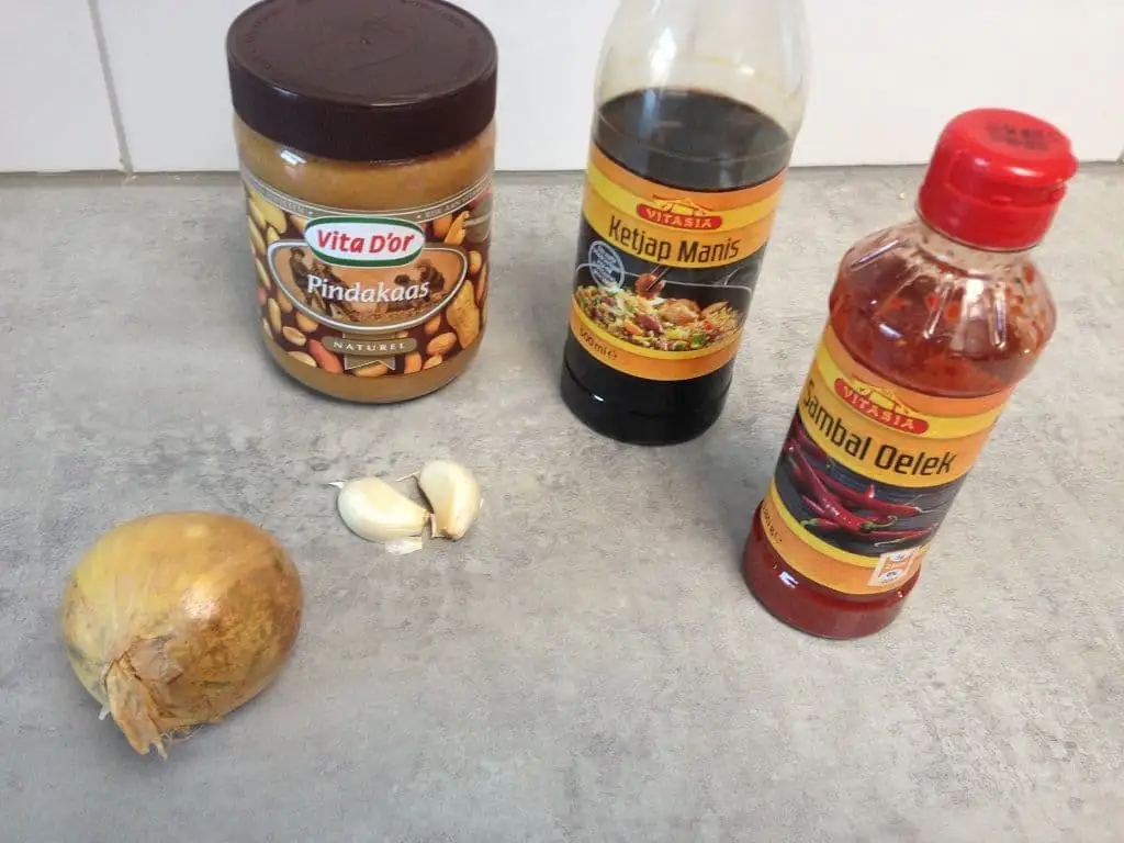 Zelf satésaus maken ingrediënten