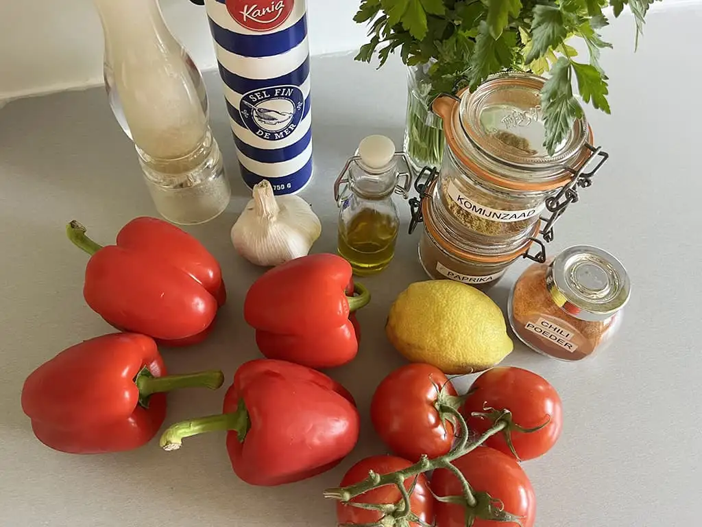 Taktouka (Marokkaanse salade van paprika en tomaat) ingrediënten