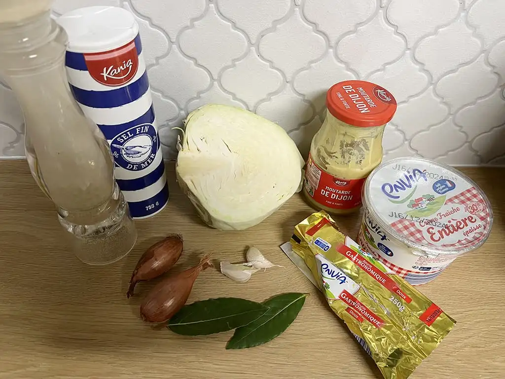 Gestoofde witte kool ingrediënten