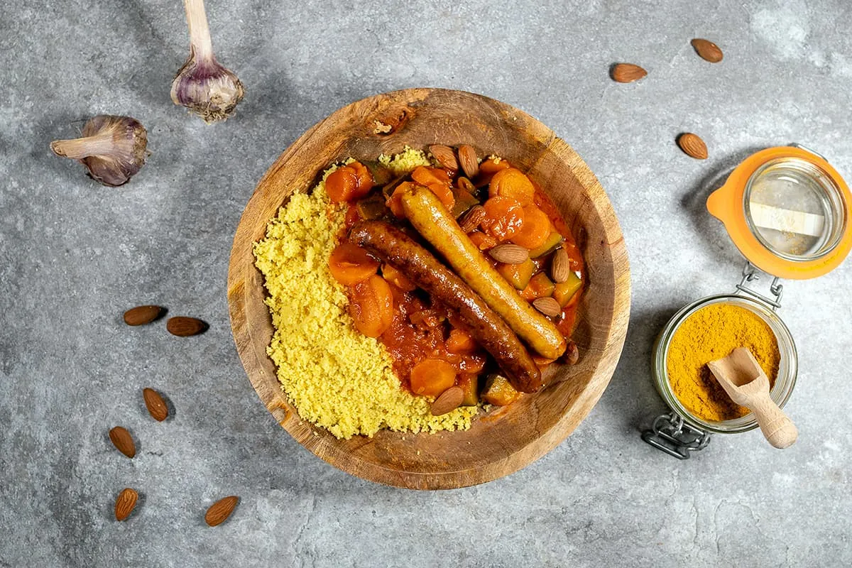 Couscous met groenten en worstjes - heerlijk met amandelen
