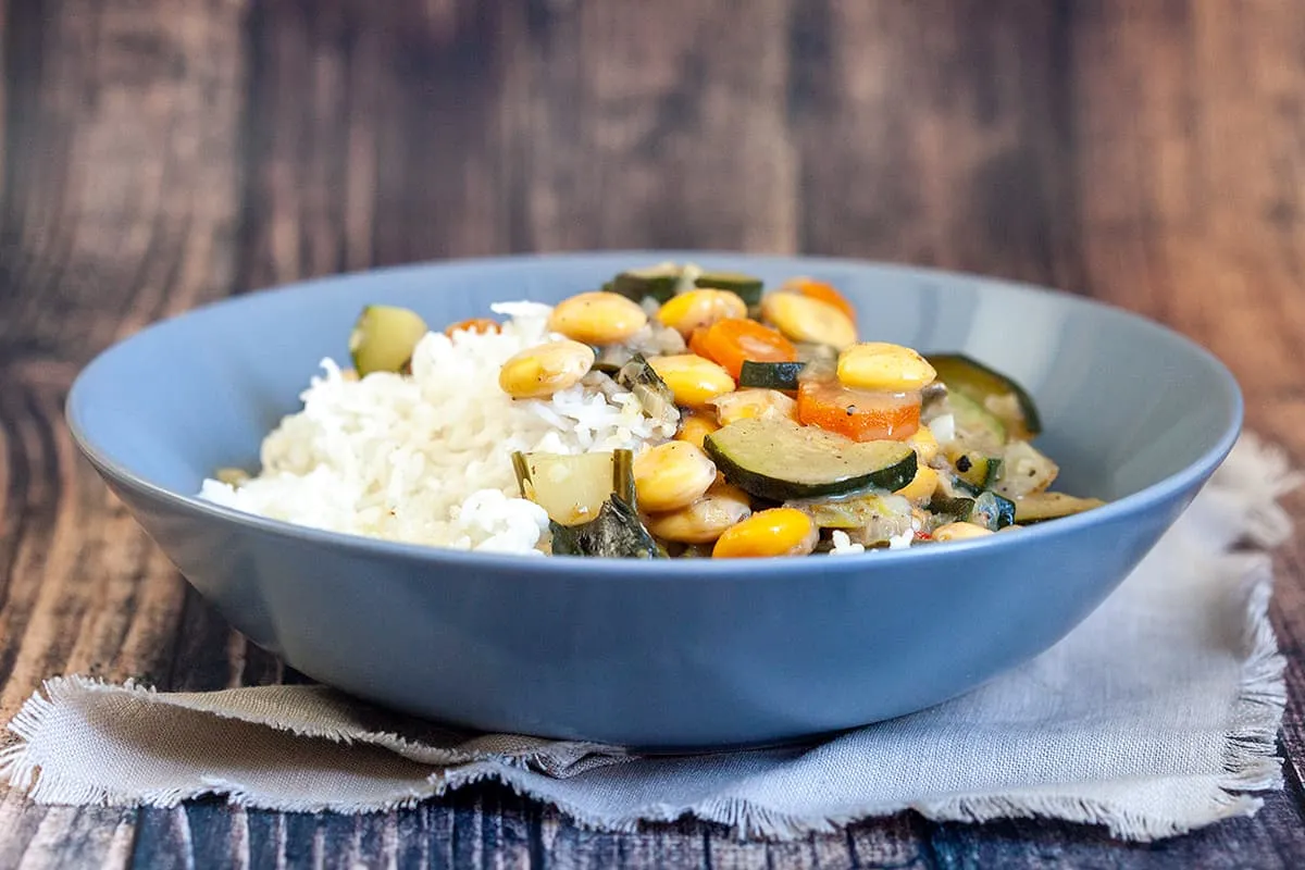 Lupine bonen curry - makkelijk vegan recept