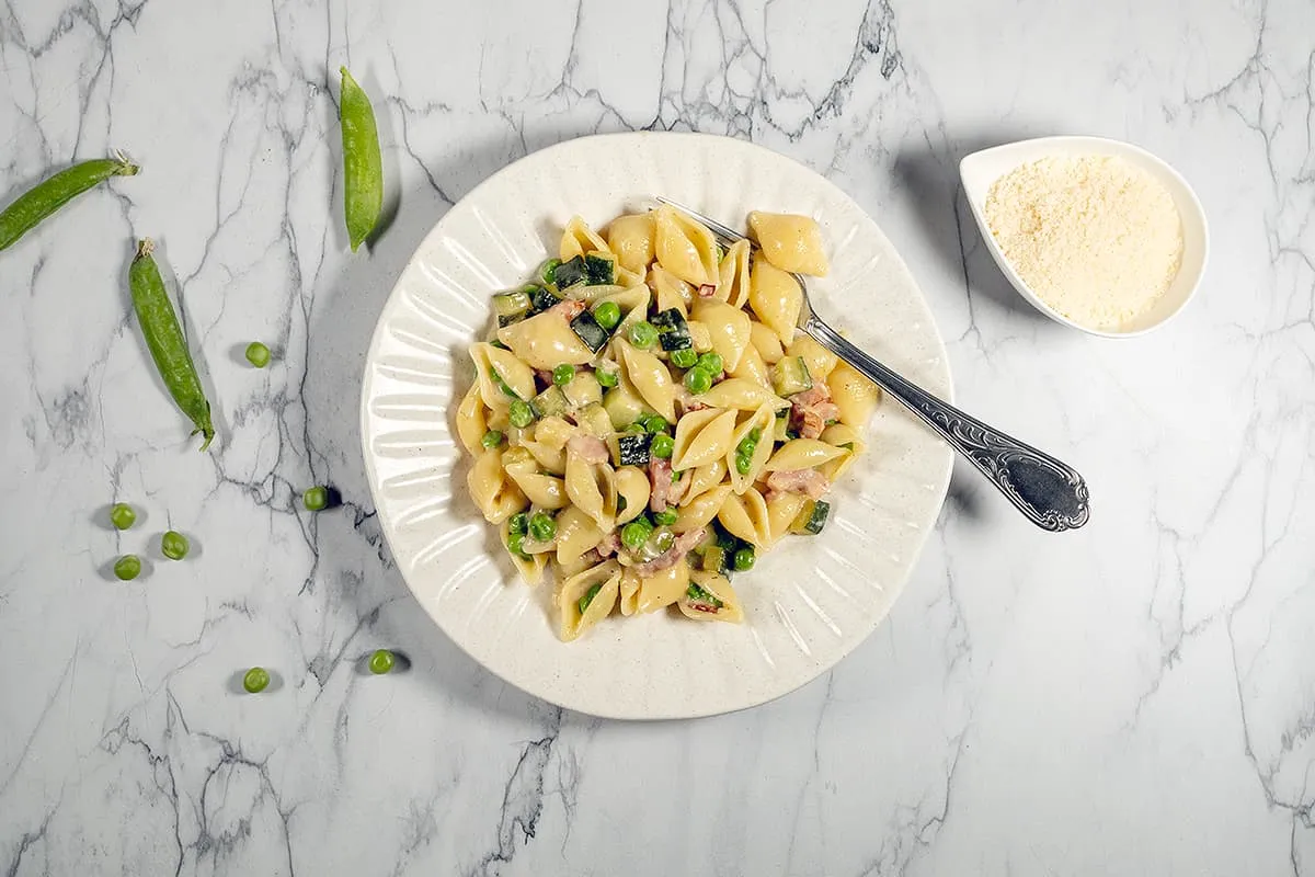Romige pasta met doperwten - lekker met of zonder spekjes