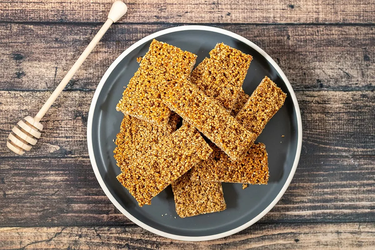 Sesamrepen met honing met maar 2 ingrediënten