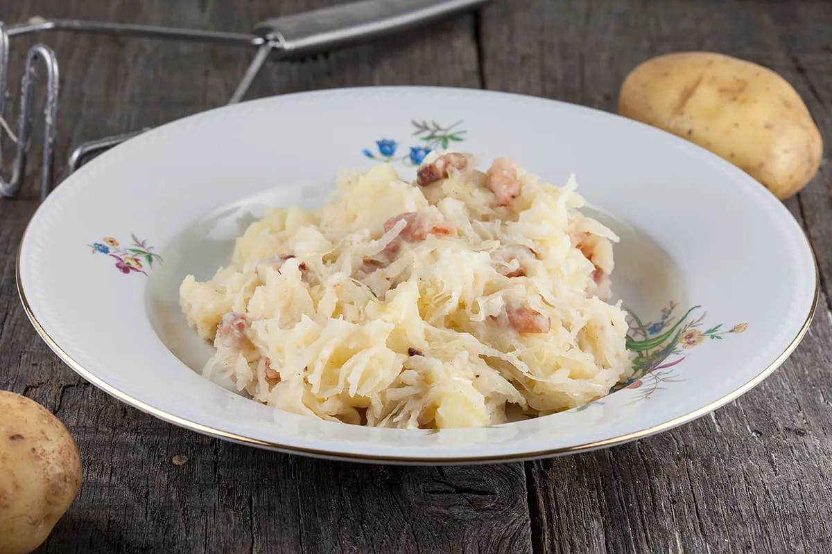 Zuurkoolstamppot met spekjes - simpel recept