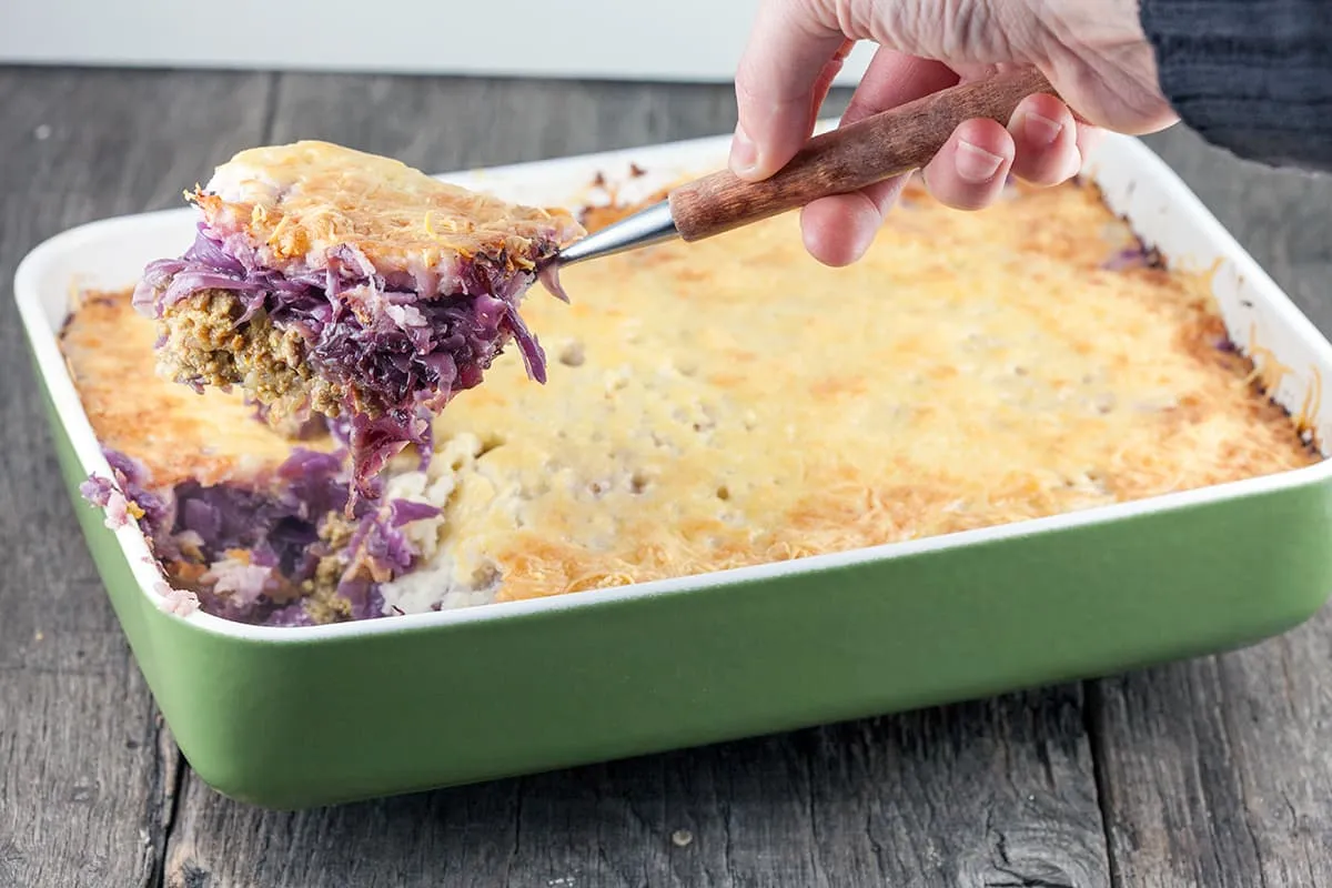 Ovenschotel met spitskool, gehakt en knolselderij