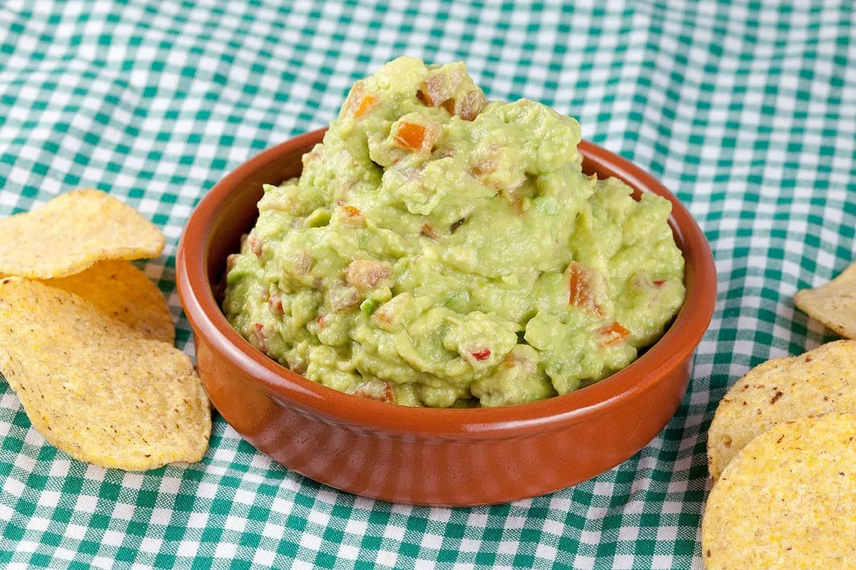 Zelf guacamole maken (klassiek avocado dipje)