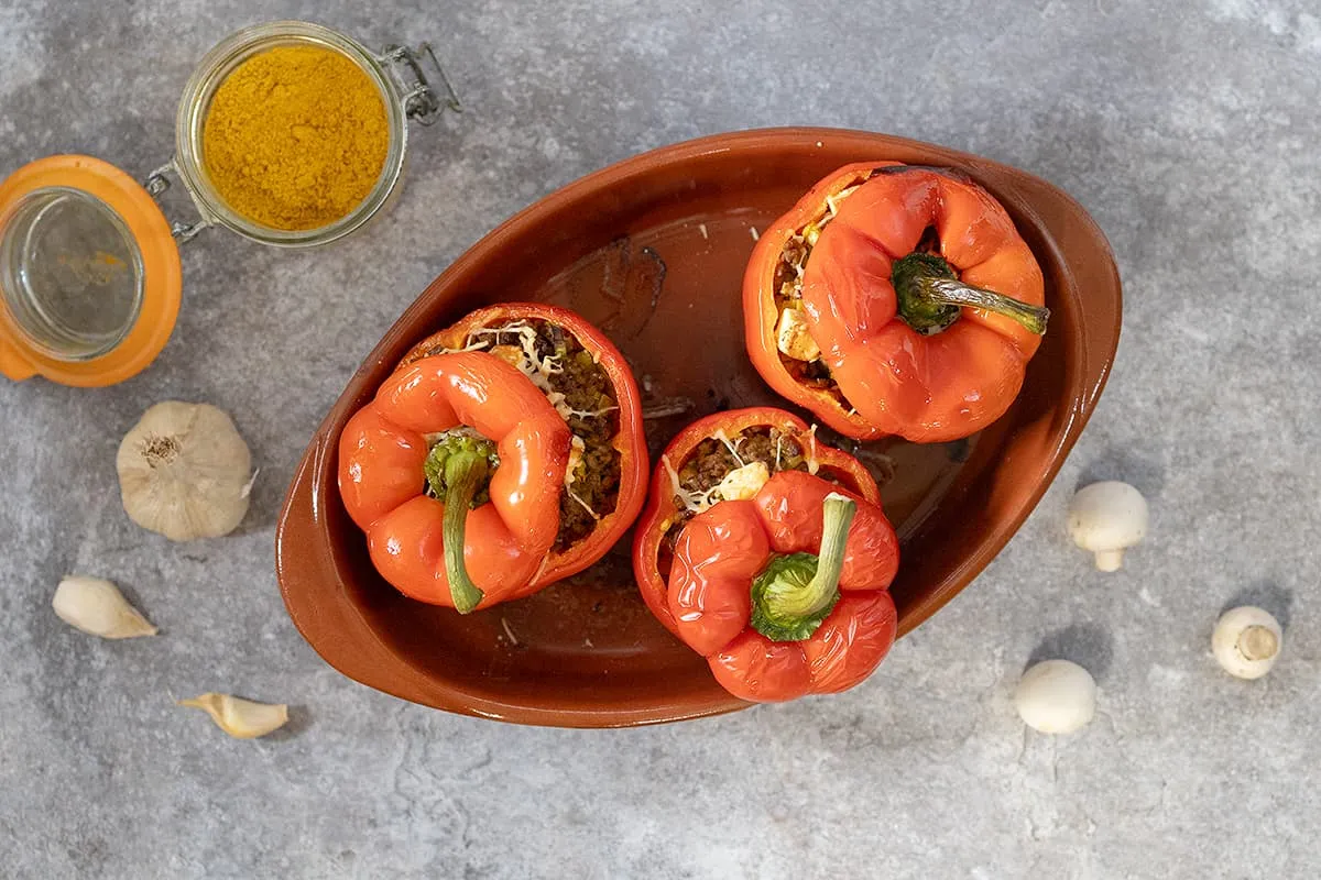 Gevulde paprika met gehakt en kerrie